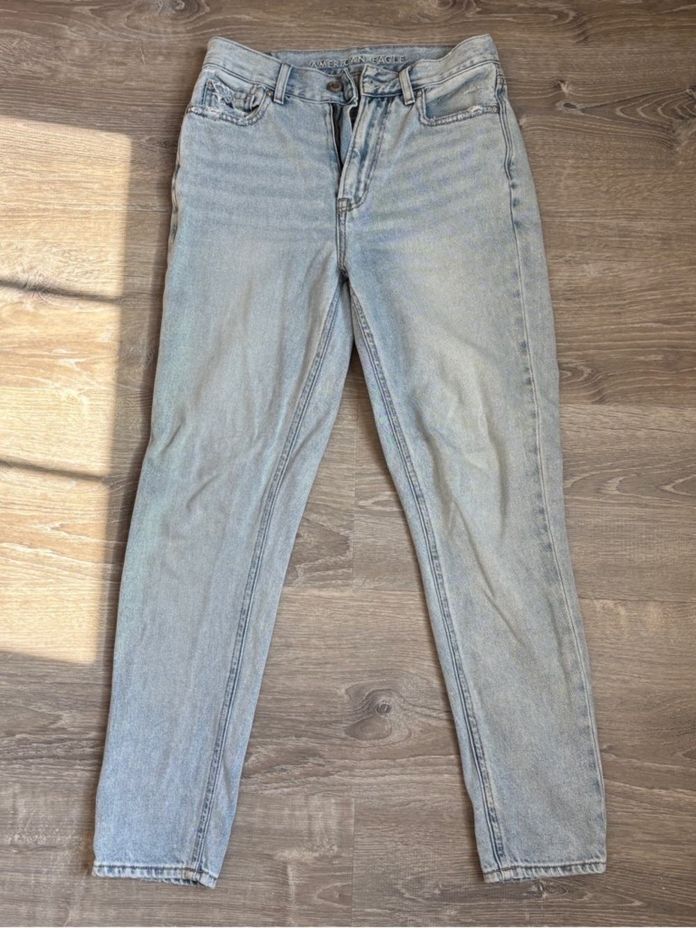 Light Wash Women's Jeans - American Eagle Outfitters
